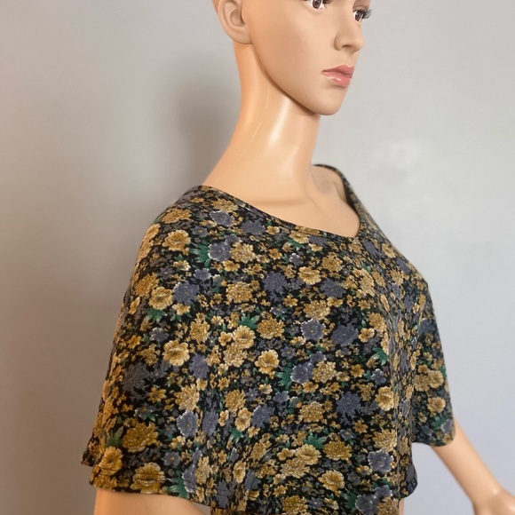 Top/Blouse - Picture 3 of 4